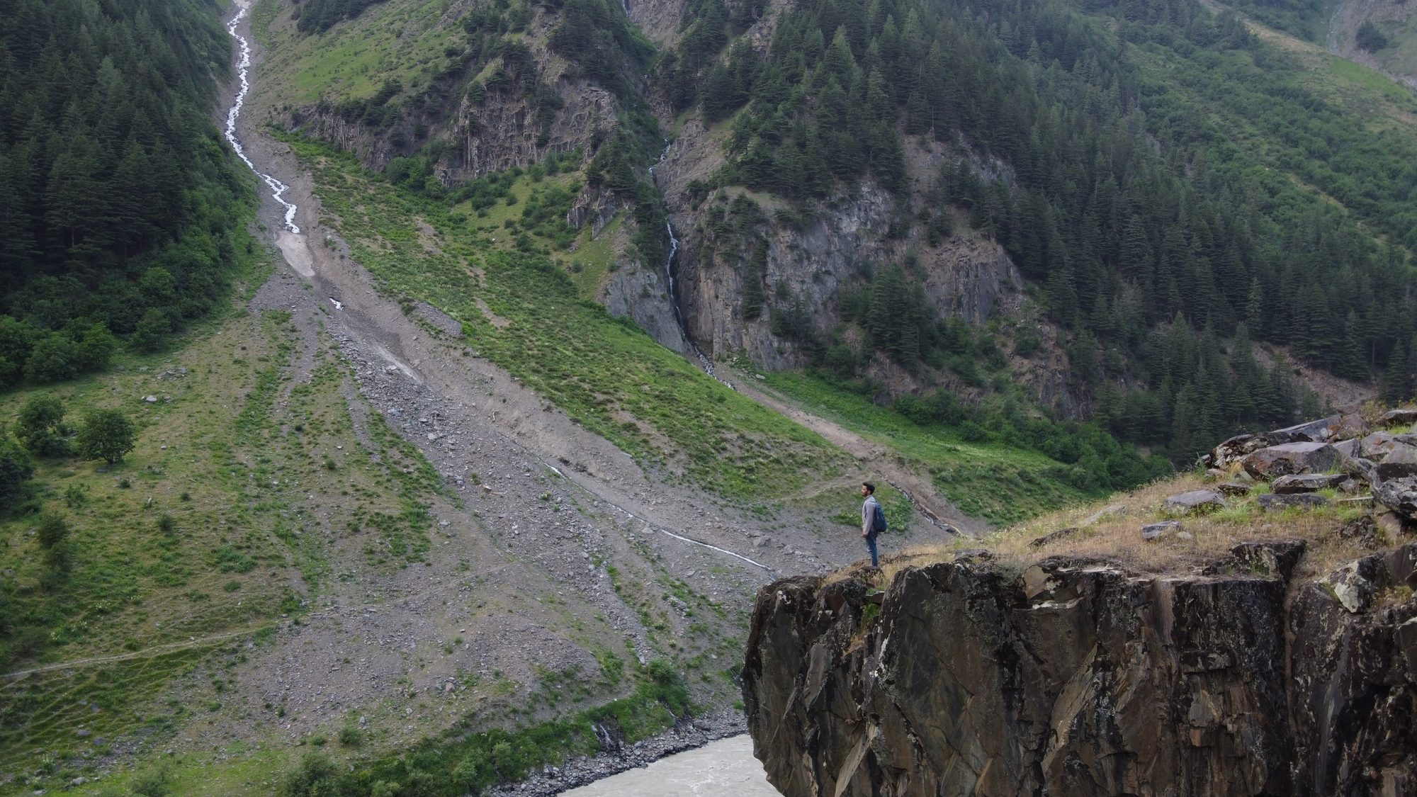 Cliff-edge view over Pangi Valley